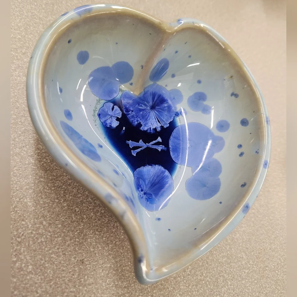 SIMON PEARCE Twist Heart Bowl — Crystalline COBALT - Picture 5 of 12